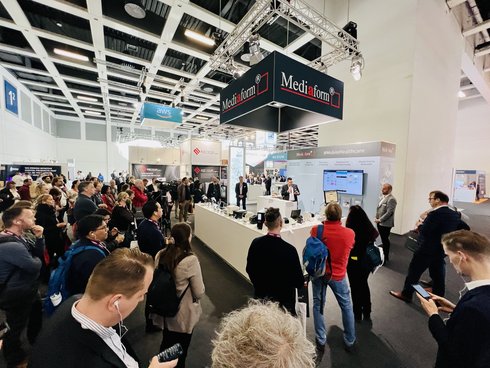 Mediaform Messestand mit innovativen Kennzeichnungslösungen.